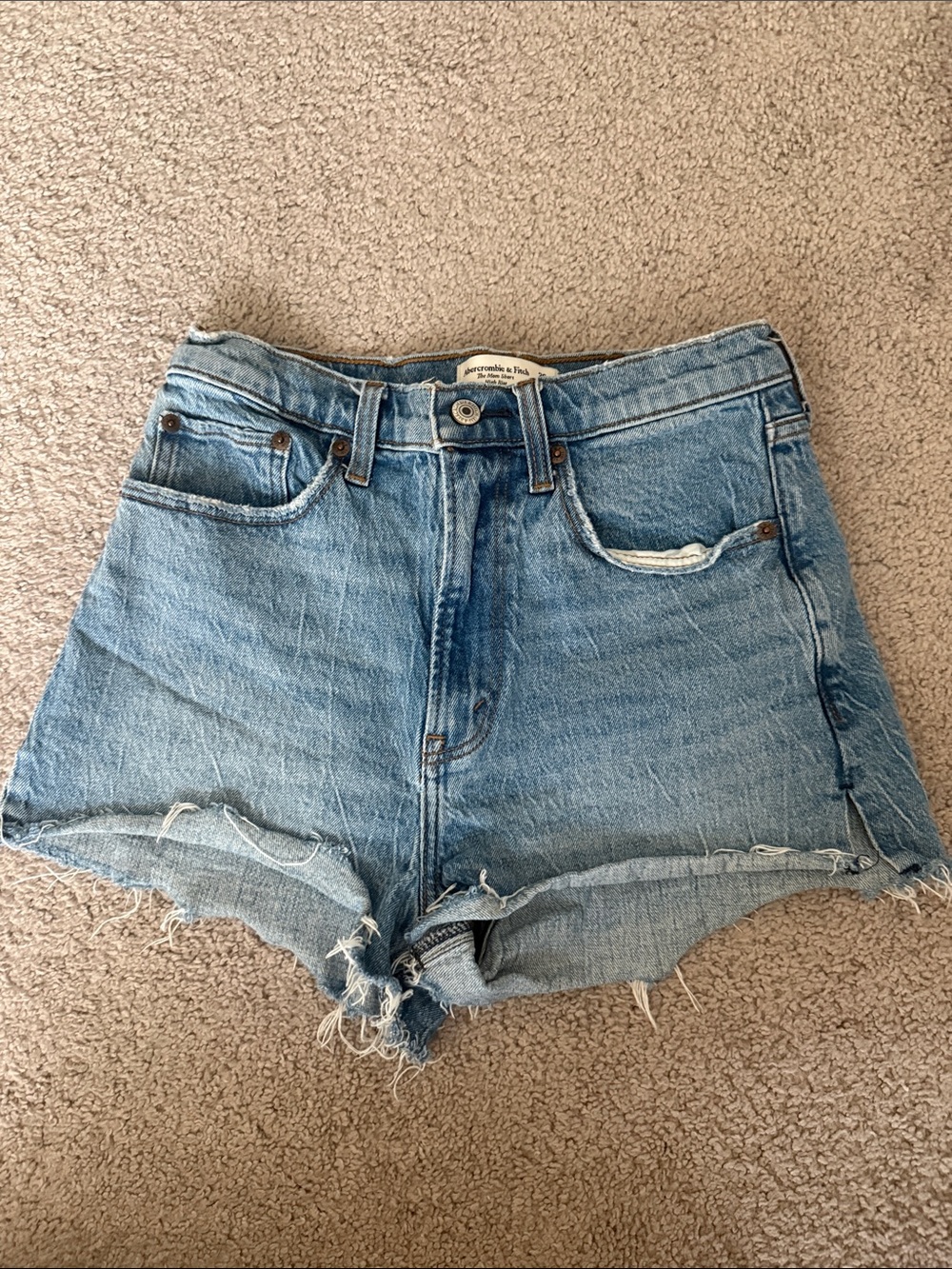 Abercrombie & Fitch Light Blue Denim High-Rise Mom Short Curve Love 26